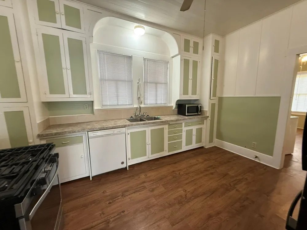 715 Anderson Street Schulenburg, TX 78956