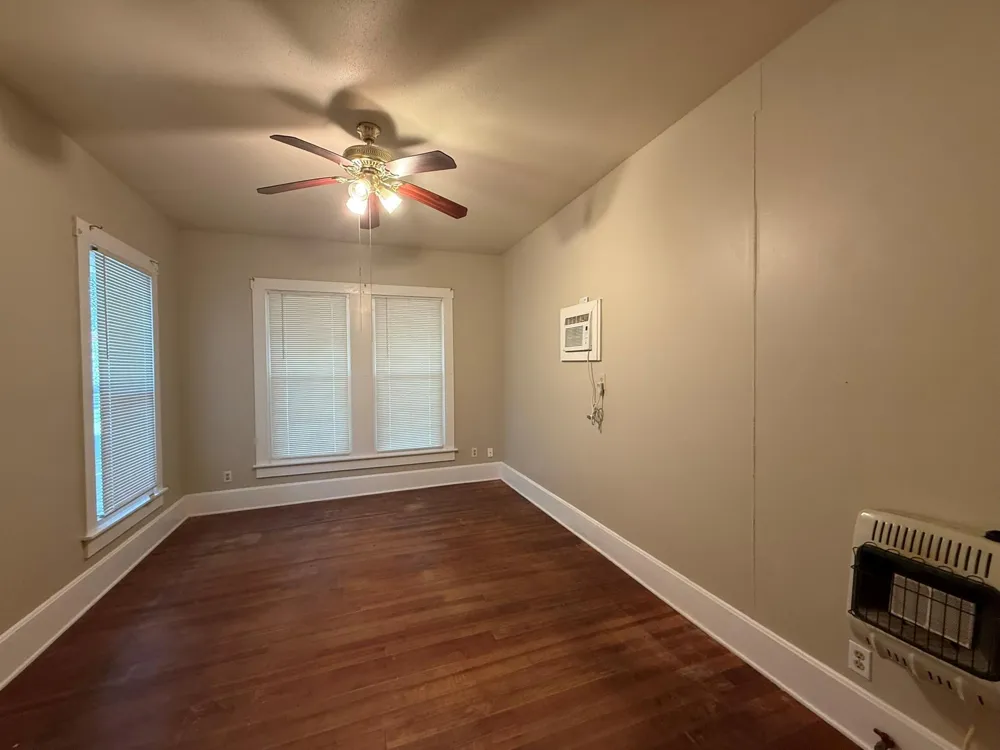 715 Anderson Street Schulenburg, TX 78956