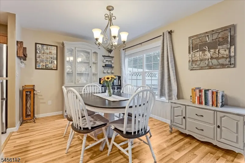 9 Ferndale Ln Hardyston, NJ 07419