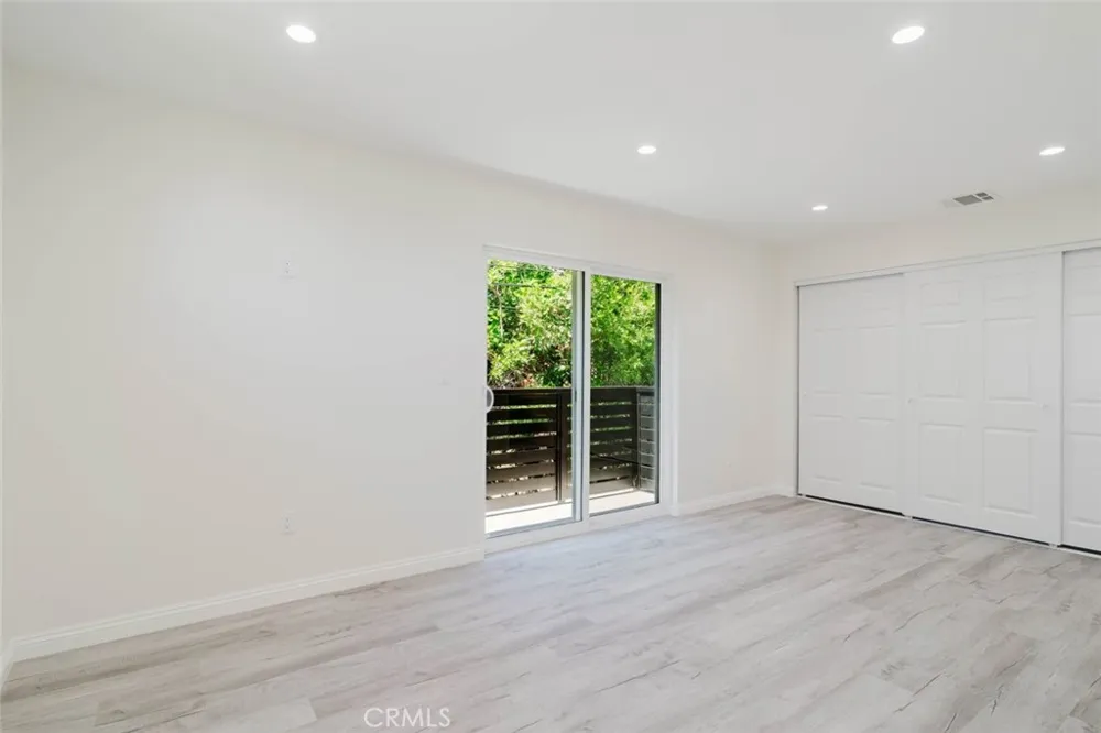 8839 Sophia Avenue North Hills, CA 91343