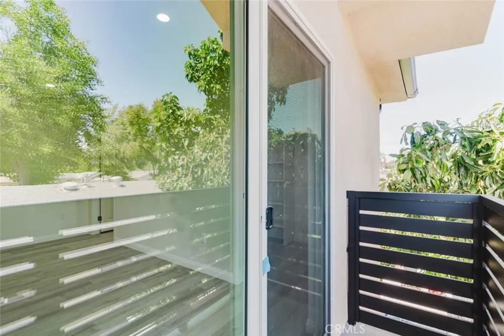 8839 Sophia Avenue North Hills, CA 91343