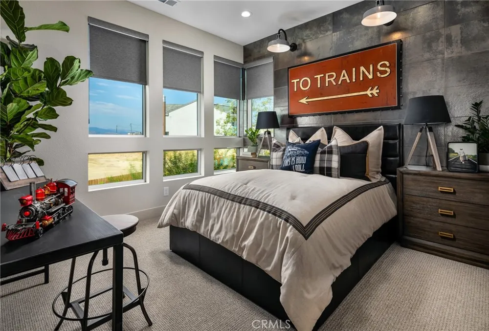 27517 Juniper Lane Valencia, CA 91381