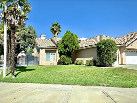 1217 Avenida Roundelay