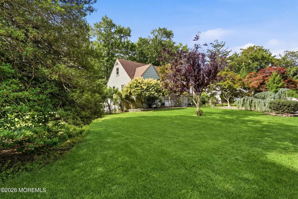 428 Redmond Avenue Oakhurst, NJ 07755