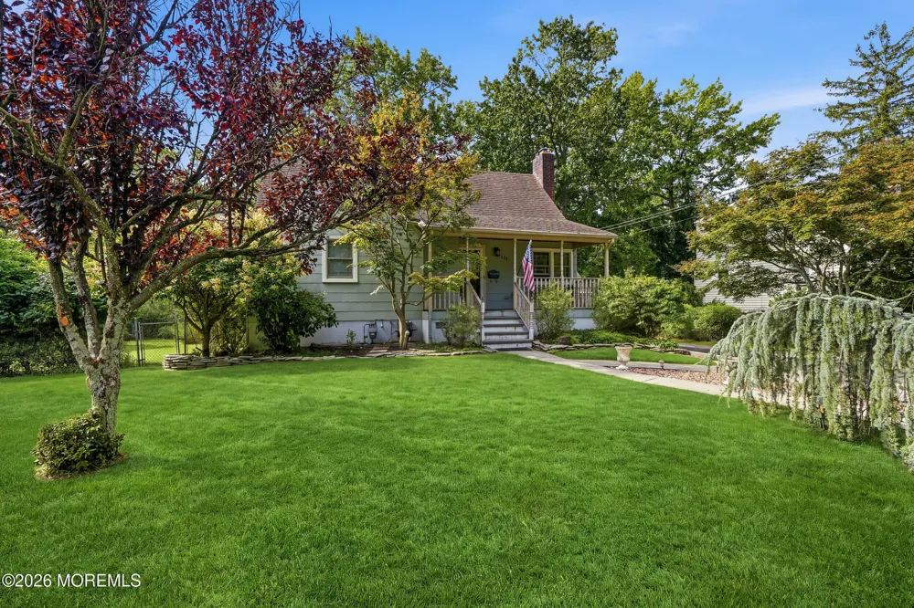 428 Redmond Avenue Oakhurst, NJ 07755