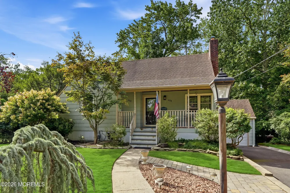 428 Redmond Avenue Oakhurst, NJ 07755