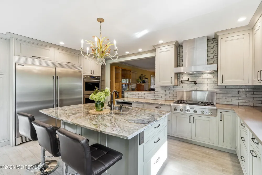 428 Redmond Avenue Oakhurst, NJ 07755