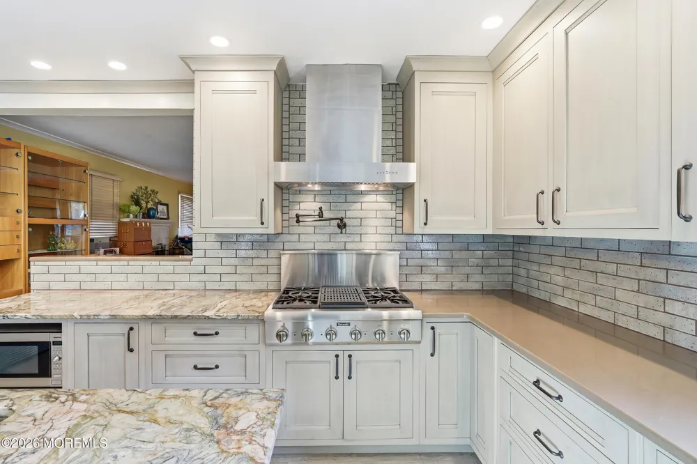 428 Redmond Avenue Oakhurst, NJ 07755