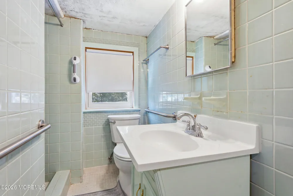 428 Redmond Avenue Oakhurst, NJ 07755