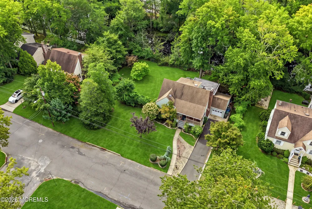 428 Redmond Avenue Oakhurst, NJ 07755