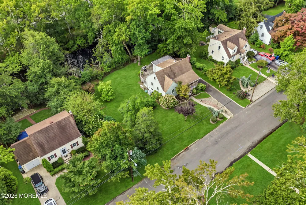 428 Redmond Avenue Oakhurst, NJ 07755