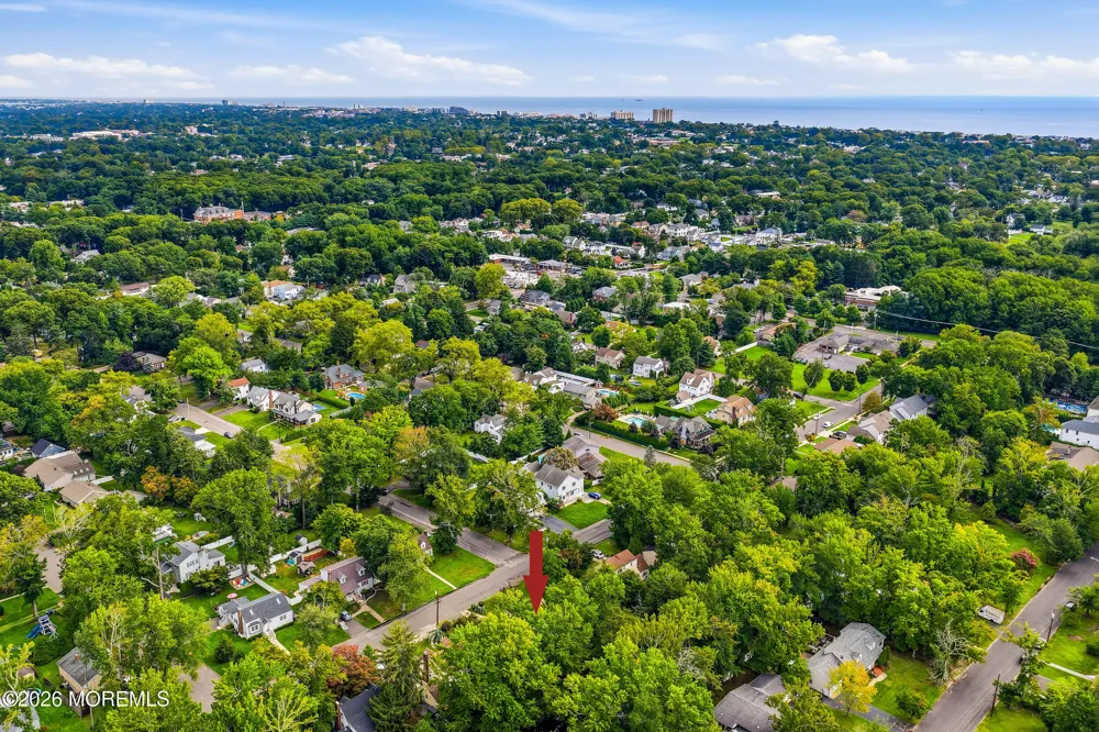 428 Redmond Avenue Oakhurst, NJ 07755