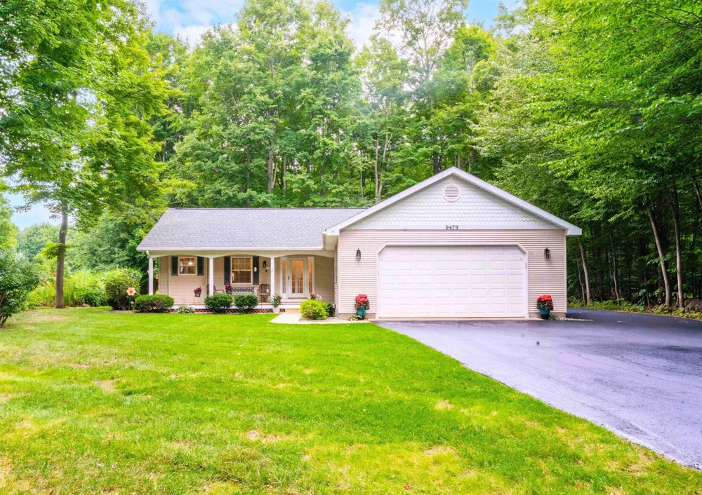 9479 Woodys Run Long Lake Township, MI 49684