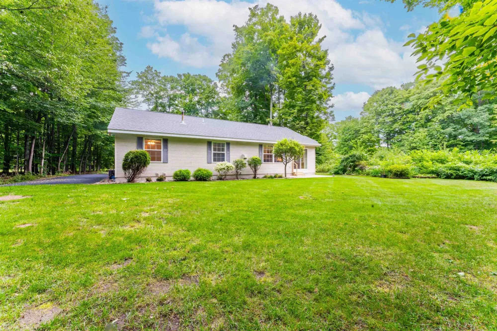 9479 Woodys Run Long Lake Township, MI 49684