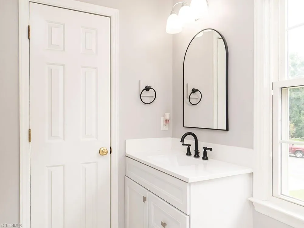 2203 Franklin Court Burlington, NC 27215