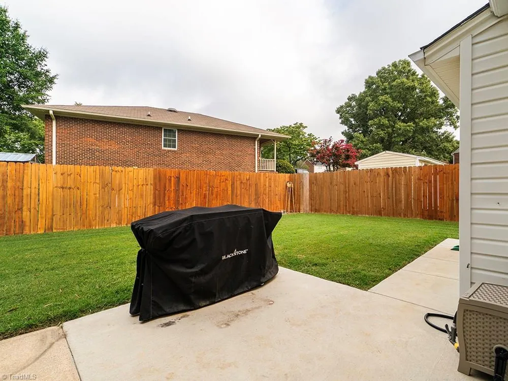2203 Franklin Court Burlington, NC 27215