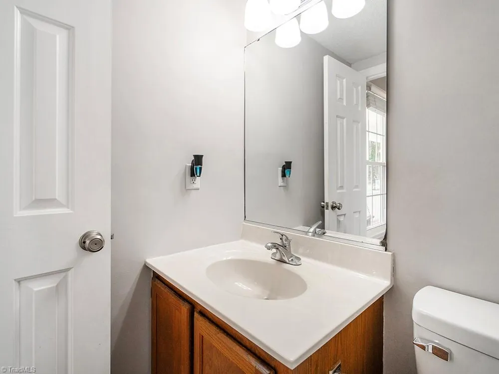 2203 Franklin Court Burlington, NC 27215