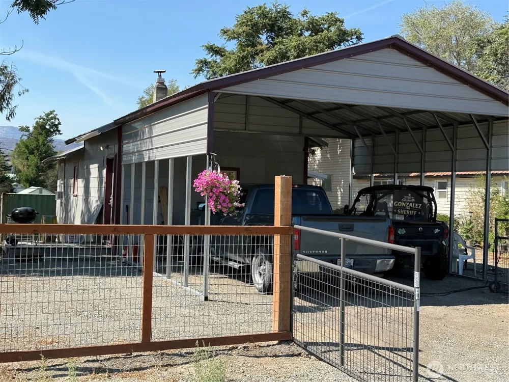 426 Hanford Street Omak, WA 98841