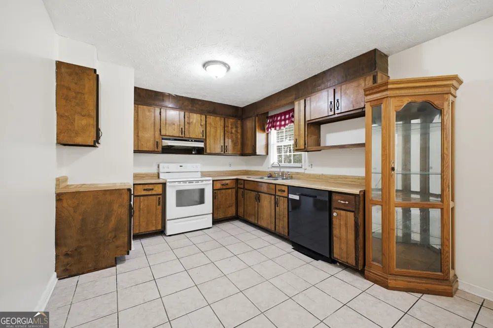 772 Compton RD SE Silver Creek, GA 30173