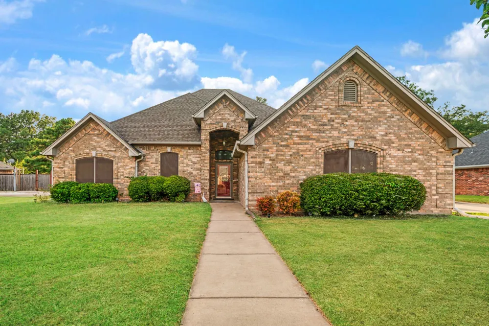 1725 Meadowview Drive Reno, TX 75462