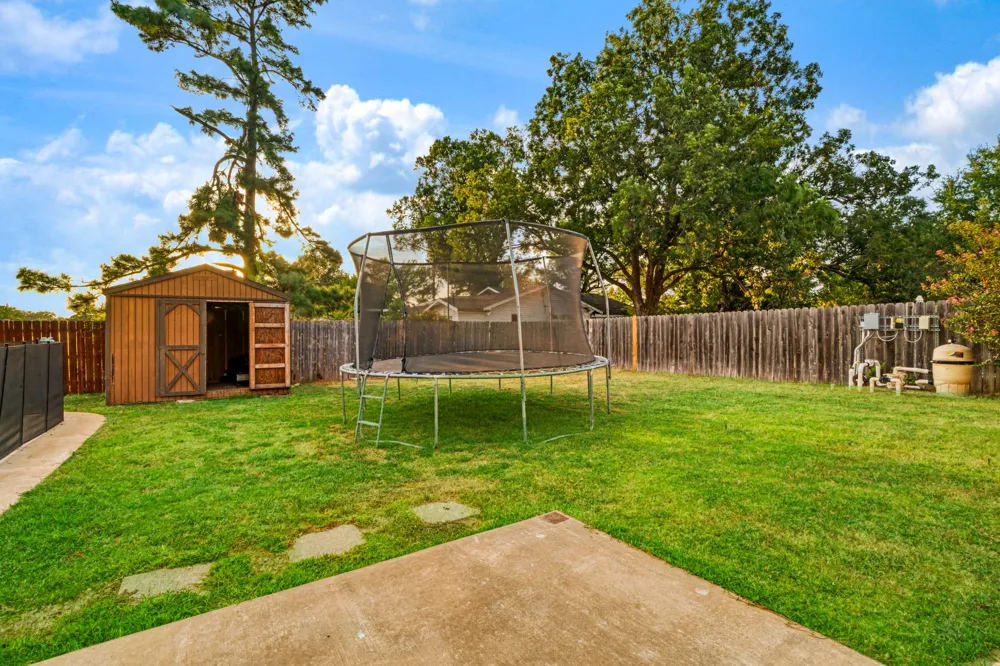 1725 Meadowview Drive Reno, TX 75462
