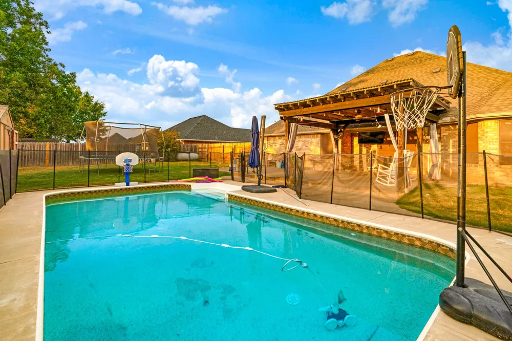 1725 Meadowview Drive Reno, TX 75462