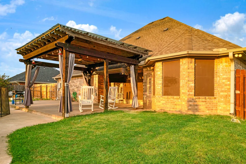 1725 Meadowview Drive Reno, TX 75462
