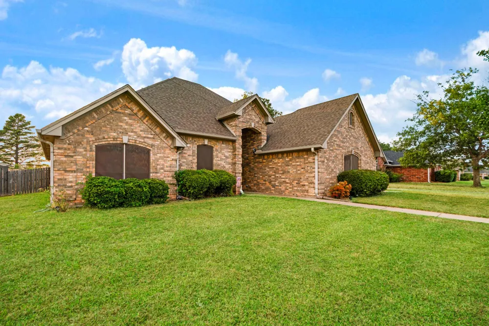 1725 Meadowview Drive Reno, TX 75462
