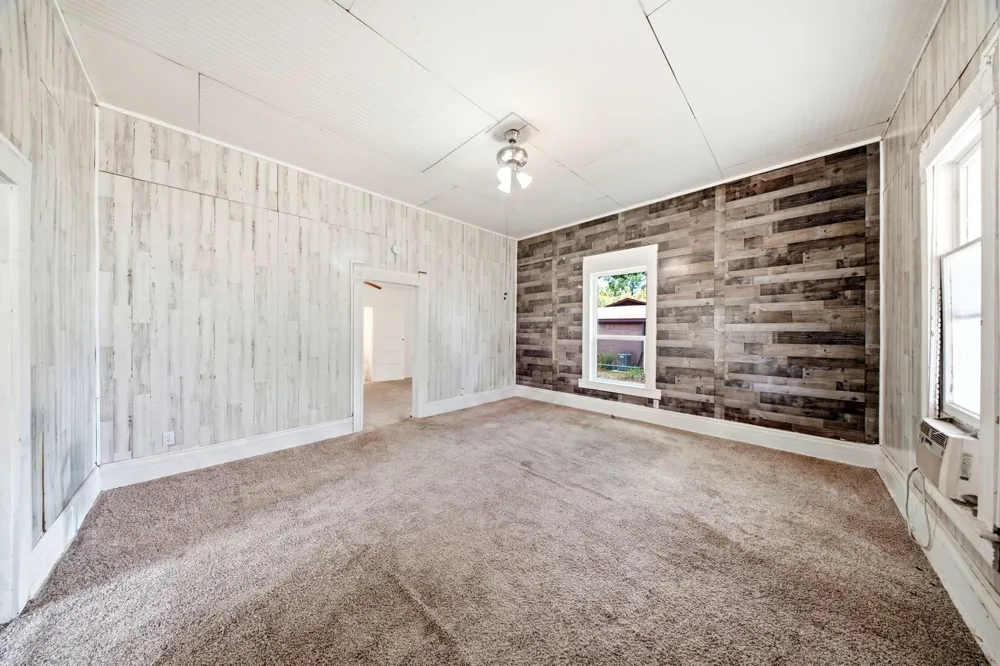 214 E Woodland Street Collinsville, TX 76233