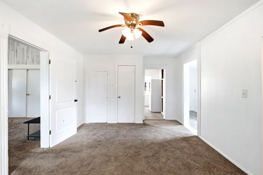 214 E Woodland Street Collinsville, TX 76233