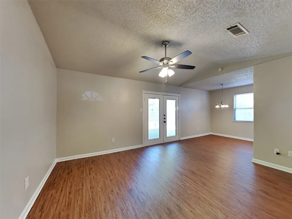 900 Cannon Drive Euless, TX 76040
