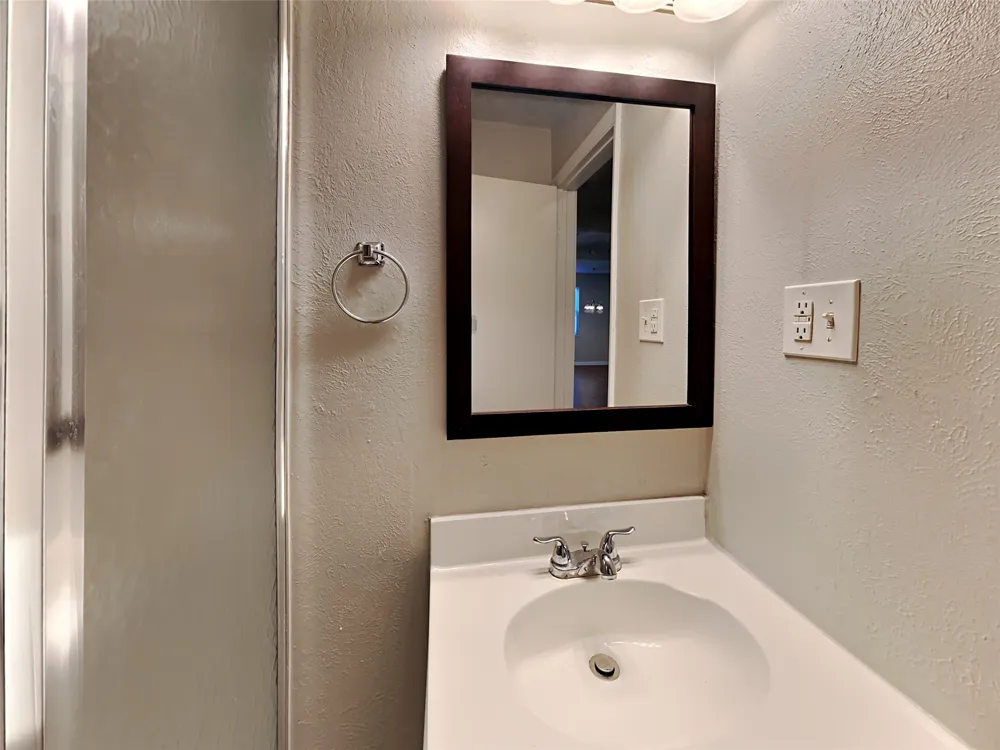 900 Cannon Drive Euless, TX 76040