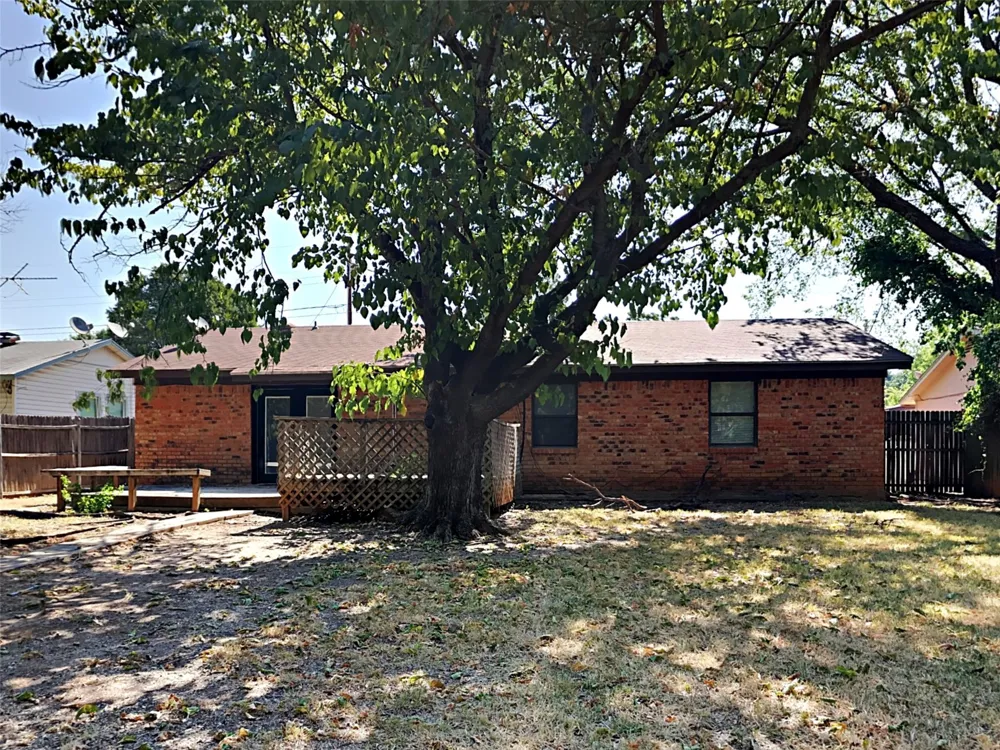 900 Cannon Drive Euless, TX 76040
