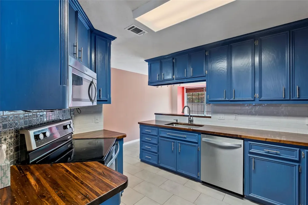 2920 Mirrormere Circle Bryan, TX 77807