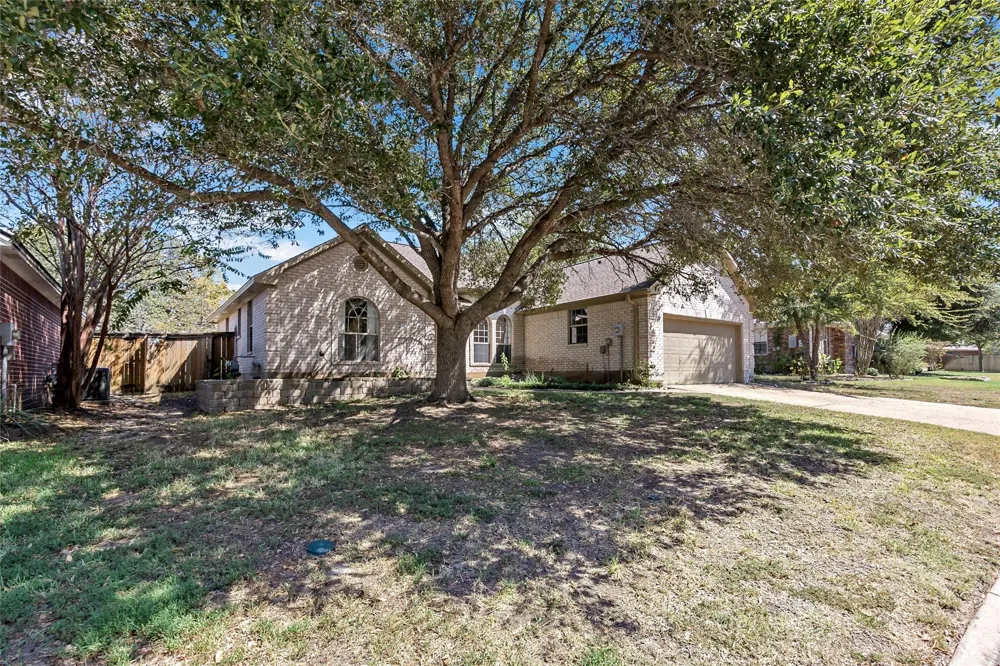 2920 Mirrormere Circle Bryan, TX 77807