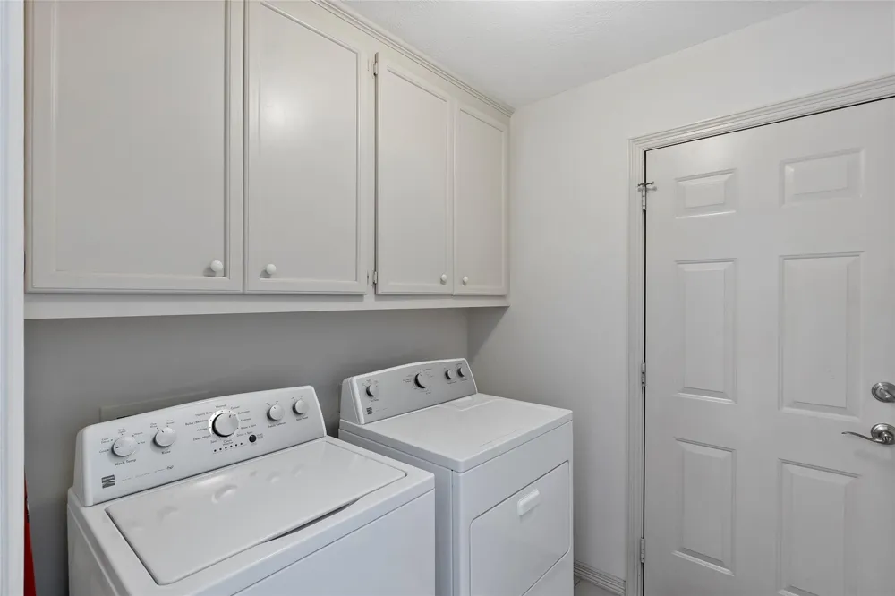 2920 Mirrormere Circle Bryan, TX 77807