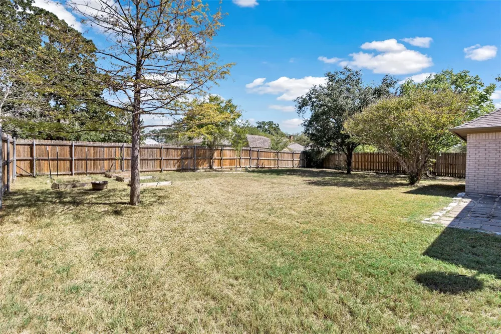 2920 Mirrormere Circle Bryan, TX 77807