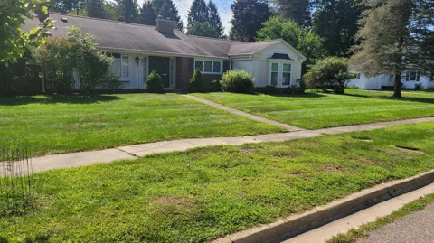 601 SE Manor Drive