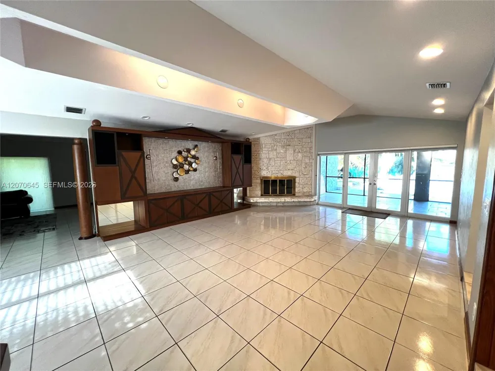 297 NW 104th Ave Coral Springs, FL 33071