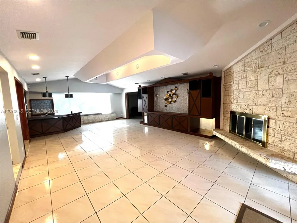 297 NW 104th Ave Coral Springs, FL 33071