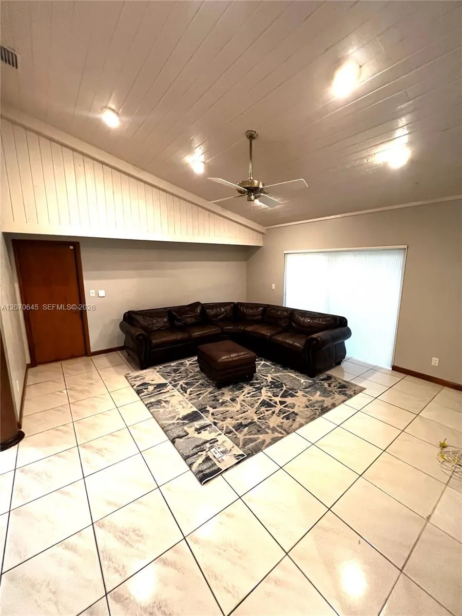 297 NW 104th Ave Coral Springs, FL 33071