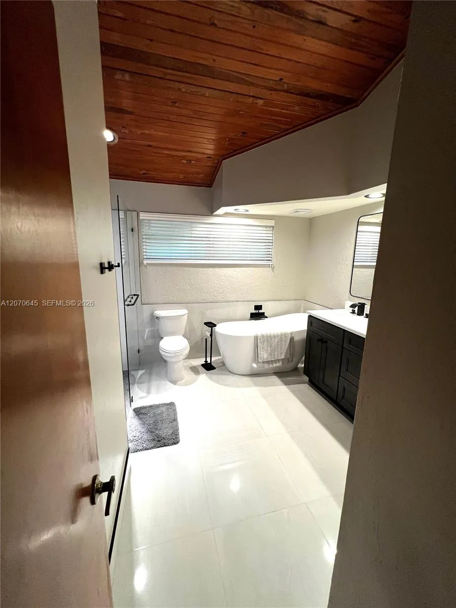 297 NW 104th Ave Coral Springs, FL 33071
