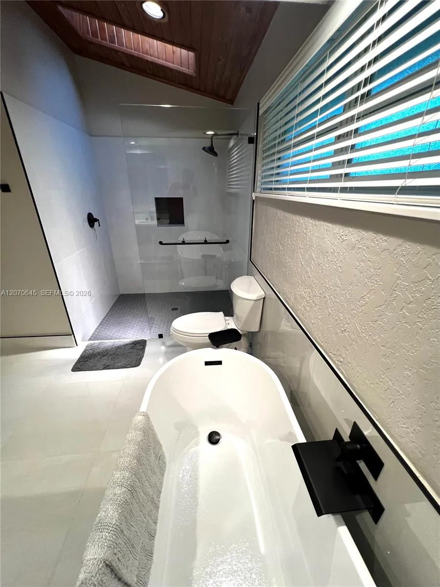 297 NW 104th Ave Coral Springs, FL 33071