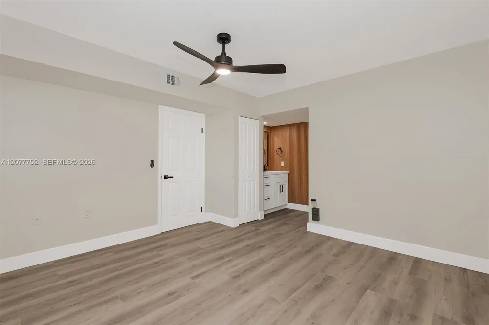 1709 Whitehall Dr #103 Davie, FL 33324