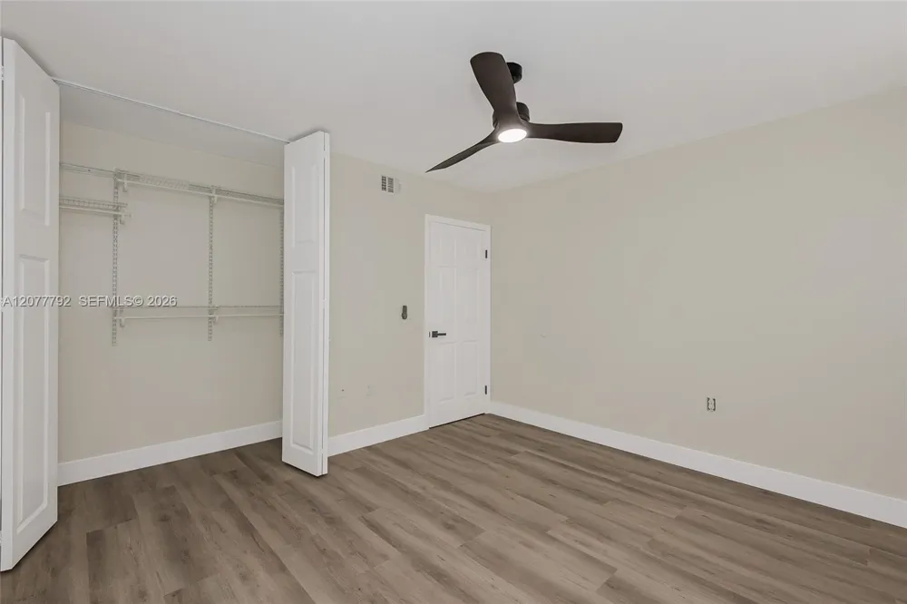 1709 Whitehall Dr #103 Davie, FL 33324