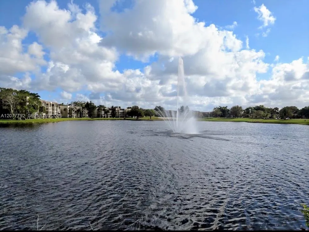 1709 Whitehall Dr #103 Davie, FL 33324