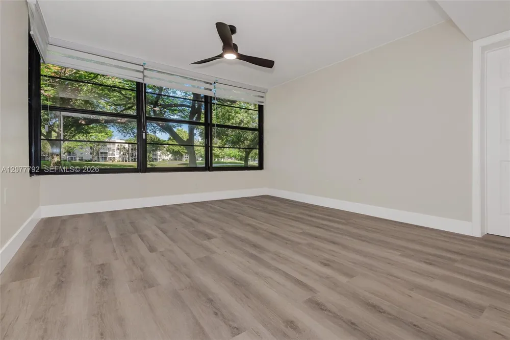 1709 Whitehall Dr #103 Davie, FL 33324