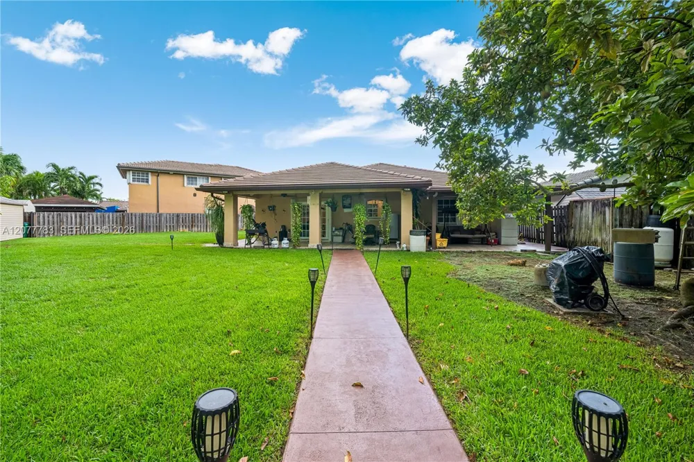 7920 SW 163rd Pl Miami, FL 33193