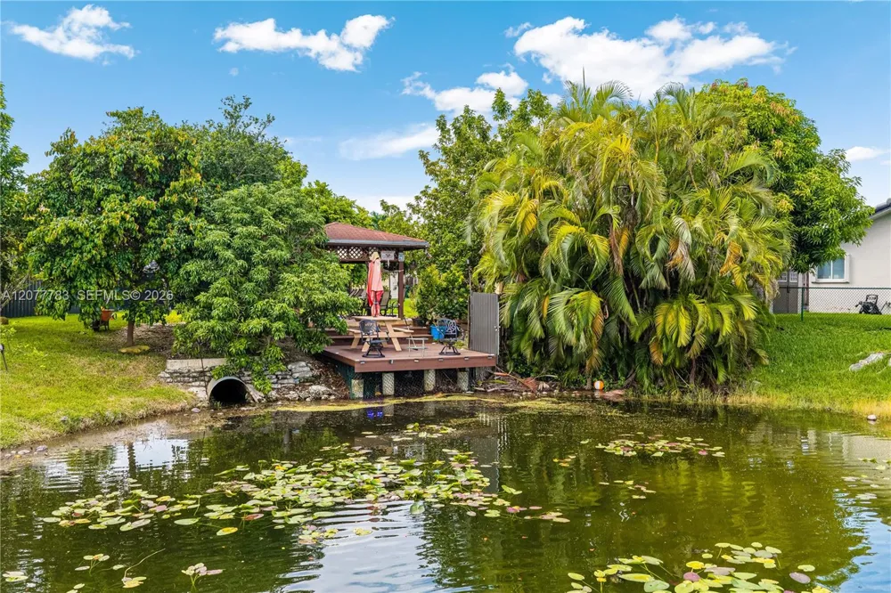 7920 SW 163rd Pl Miami, FL 33193