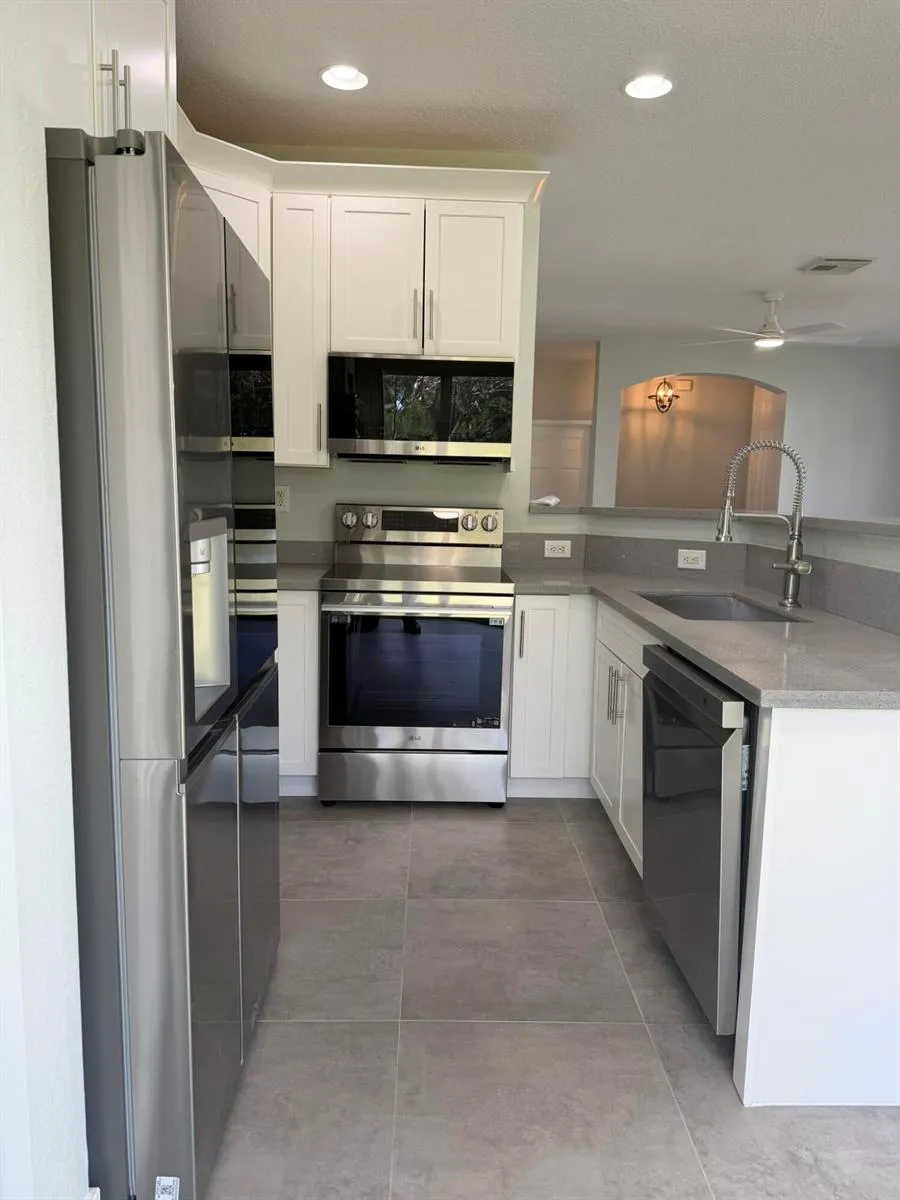 3251 LAUREL RIDGE CIRCLE Riviera Beach, FL 33404
